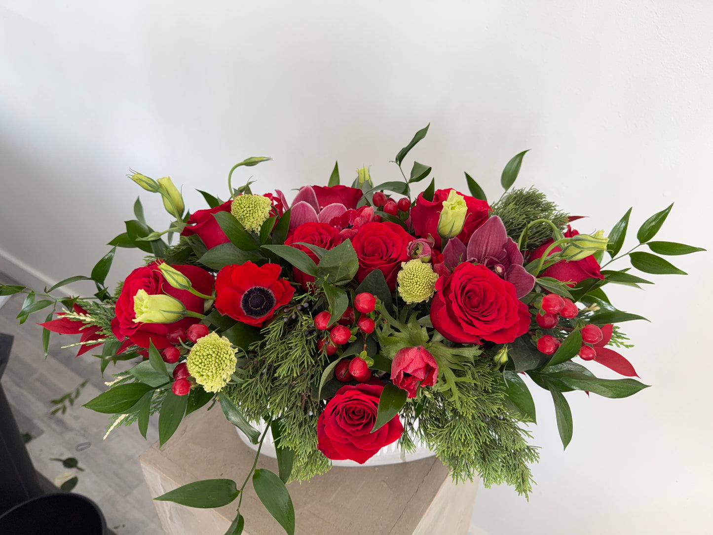 Modern Christmas centerpiece