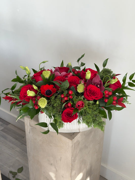 Modern Christmas centerpiece