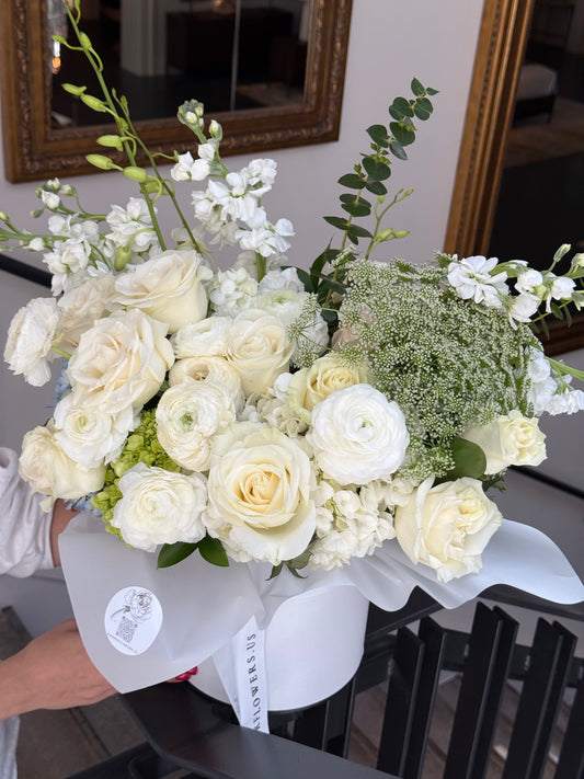 Cream Cloud Blooms