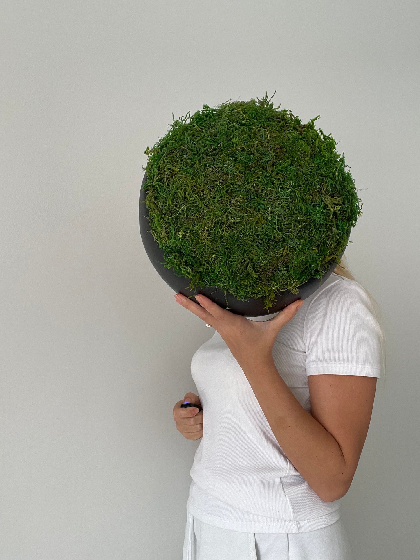Evergreen moss arrangement